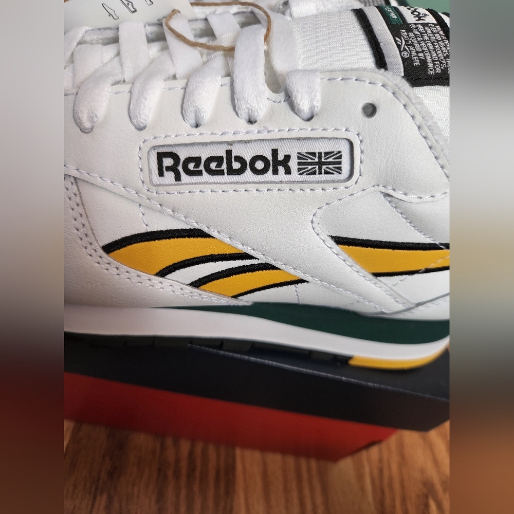 SOLD Reebok Classic Leather White/Fierce Gold/Collegiate Green - Picture 14 of 17